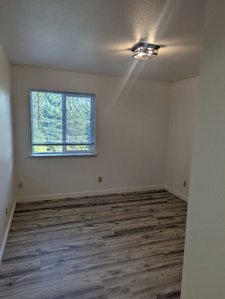 Building Photo - 700 S Weed Blvd