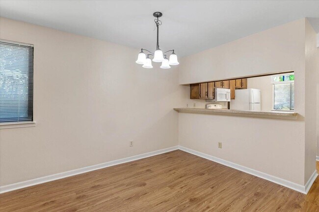 Building Photo - 3208 Ginger Dr