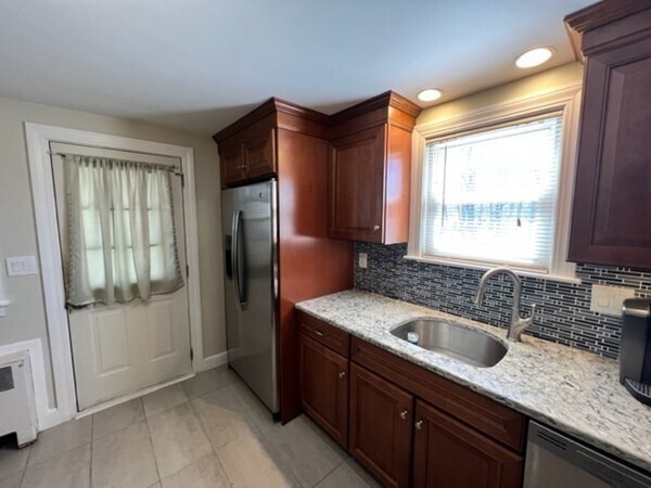 Building Photo - 375 Elm St