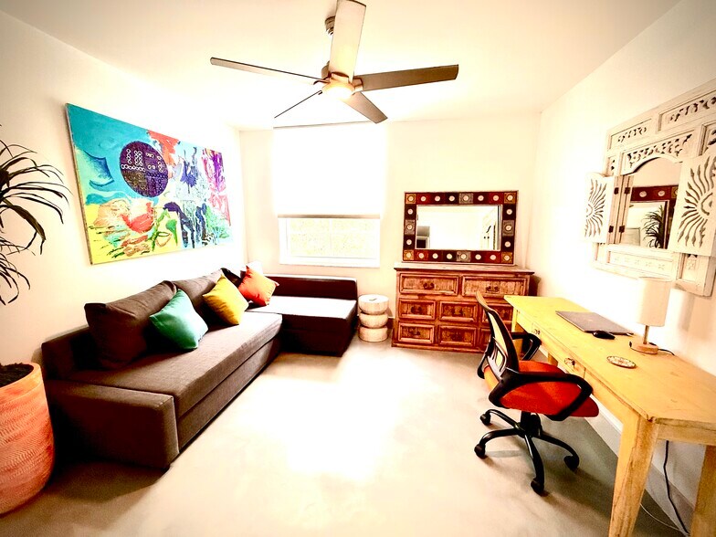 Building Photo - 520 SE 5th Ave