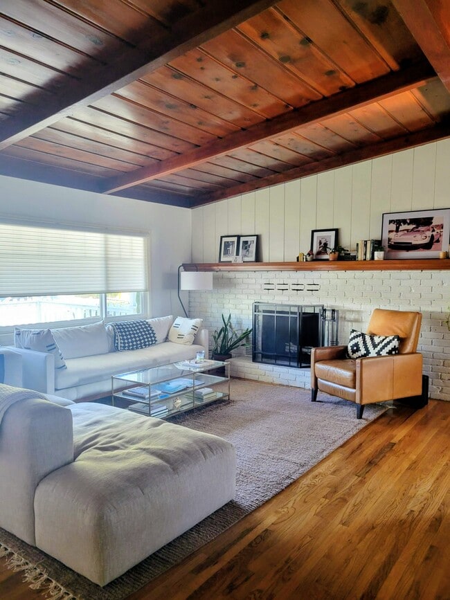 Building Photo - 133 S Myers St