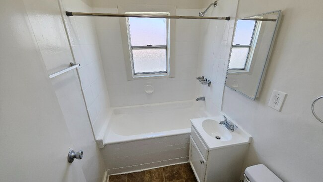 Building Photo - 4530 Normandie Ave