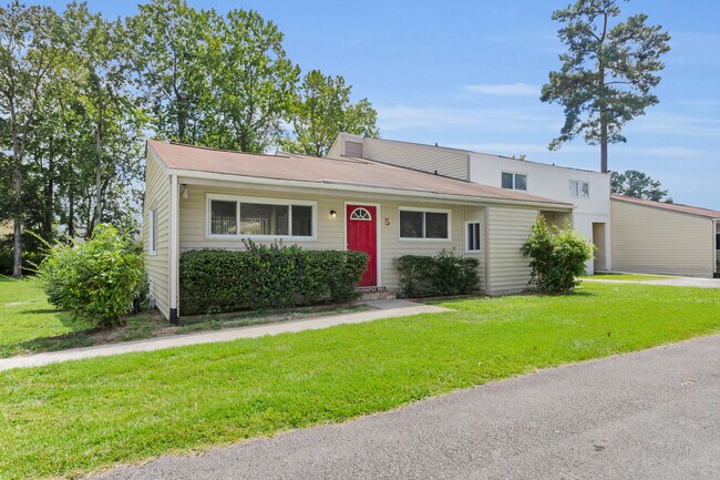 Building Photo - 125 Pirates Rd