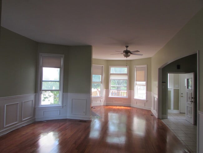 Building Photo - 2650 W Logan Blvd