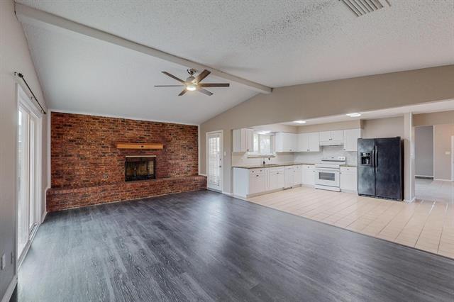 Building Photo - 2124 Robinson St