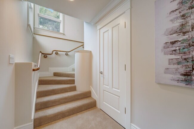 Building Photo - 140 Emerald Estates Ct