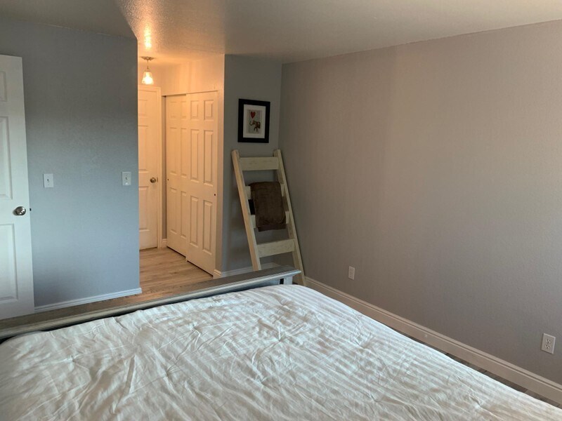 Building Photo - 530 S 400 E