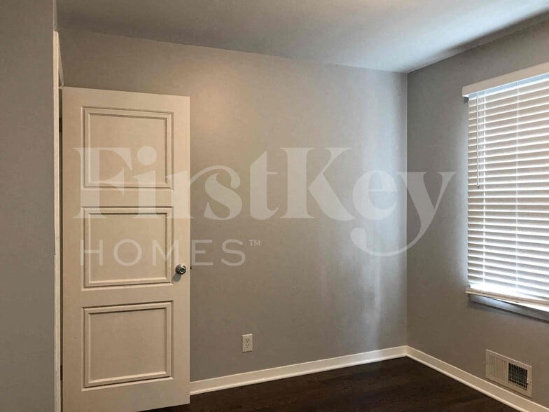 Building Photo - 8712 Marty Ln