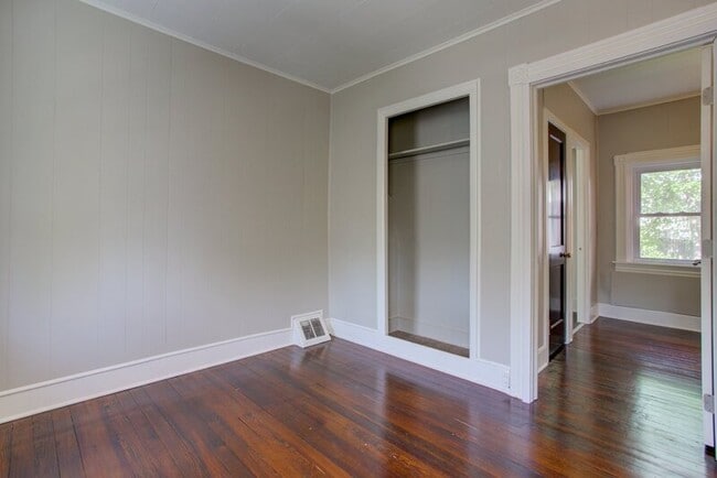 Building Photo - 707 W Vine St