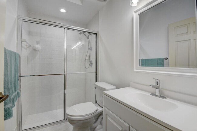 Building Photo - 9456 Lake Serena Dr