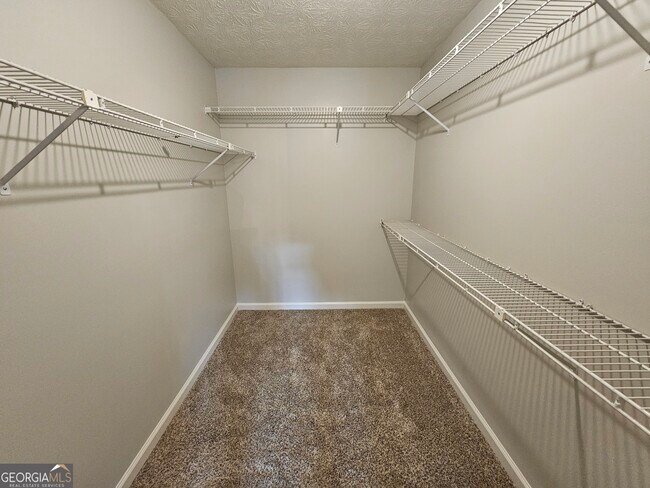 Building Photo - 5525 Wedgewood Ct SW