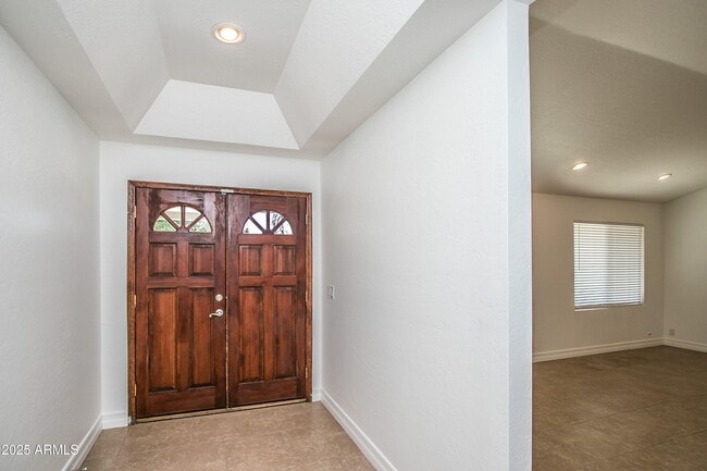 Building Photo - 1905 S Old Greenfield Rd