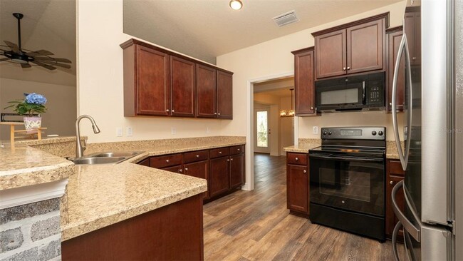 Building Photo - 6856 Wirevine Dr