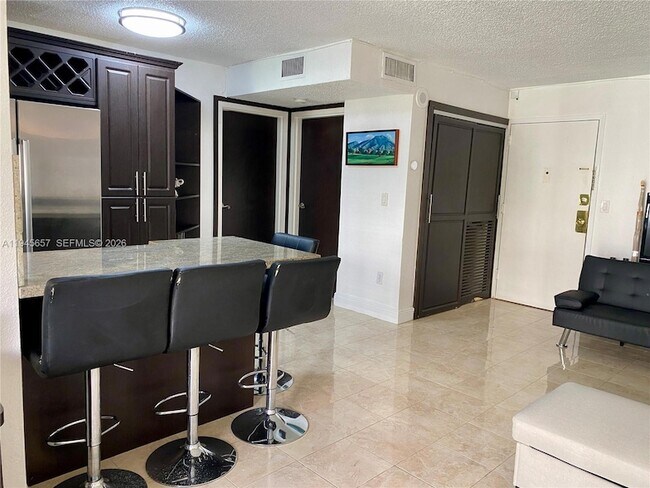 Building Photo - 17011 N Bay Rd