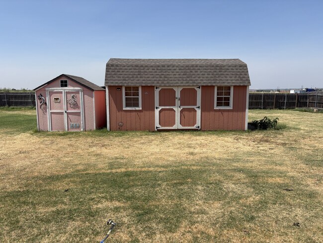 Building Photo - 373 NE Sanders Dr