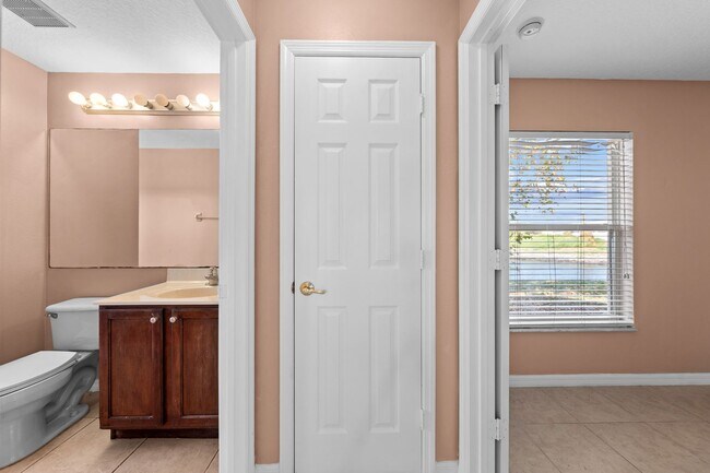 Building Photo - 4 Bedroom 3 Bath Home - Kissimmee ~ Southport Bay Community