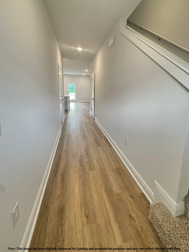 Building Photo - "Charming 3-Bed Townhouse Retreat with 2.5 Baths in Pensacola – Spacious 1537 Sq Ft!"