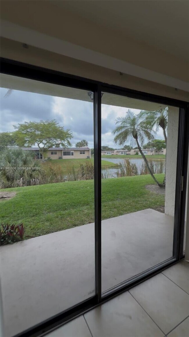 Building Photo - 1500 Lake Crystal Dr