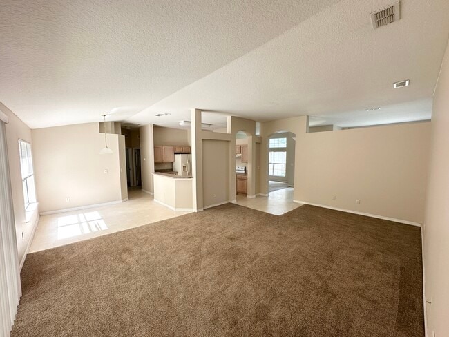 Building Photo - 15 Zinnia Trail