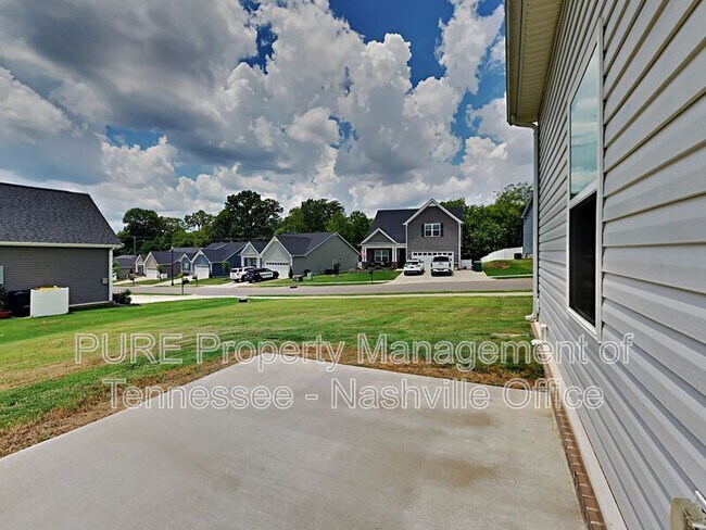 Building Photo - 400 Zeffer Ct