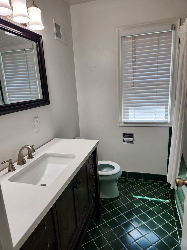 Building Photo - 5901 Charles St