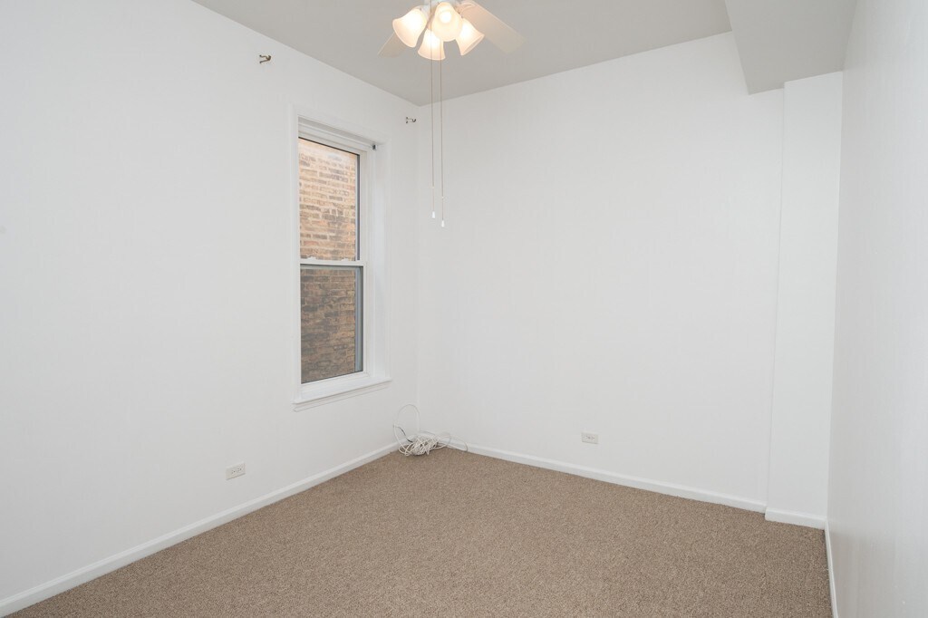 Building Photo - 3616 W Wrightwood Ave