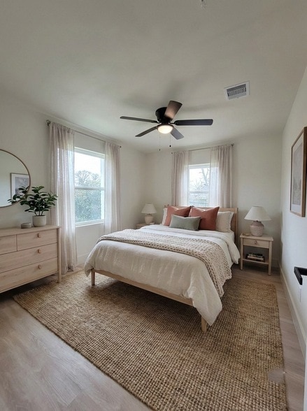 Building Photo - 4607 Englewood St