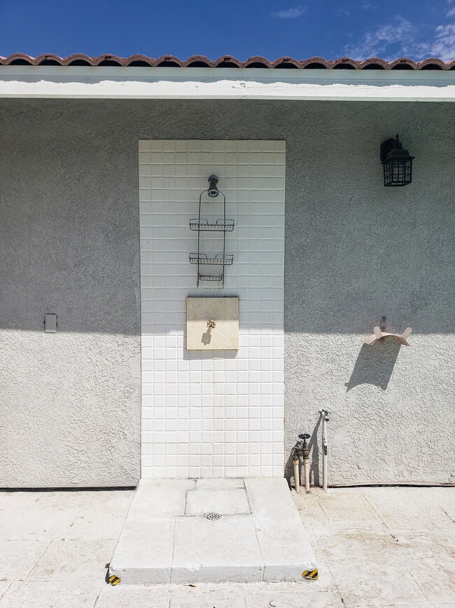 Building Photo - 51305 Avenida Vallejo