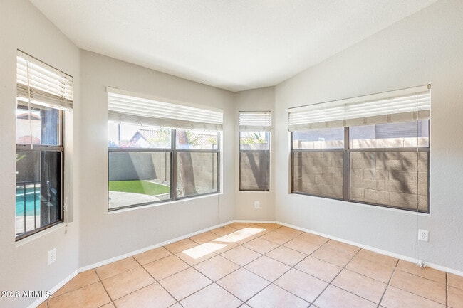 Building Photo - 2545 E Granite View Dr