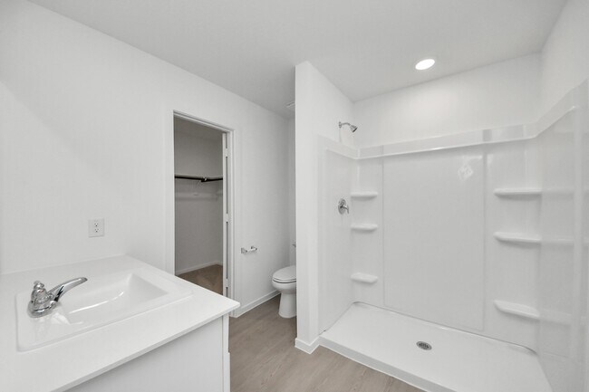 Building Photo - 27438 Sweetwater Bay Dr