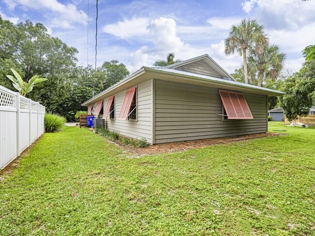 Building Photo - 2103 31st Ave