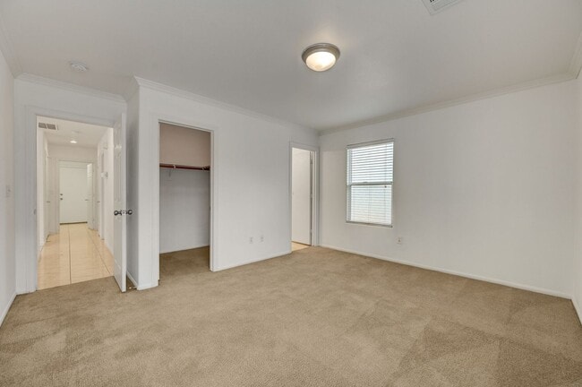 Building Photo - 11051 Alora St