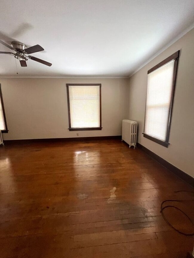 Building Photo - 2224 Iowa St