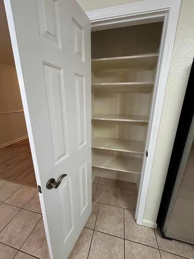 Building Photo - 3 Bedroom Home for Rent in Anderson CA | Large Family Room, 2 Car Garage, Pet Friendly