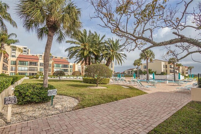 Building Photo - 845 S Gulfview Blvd