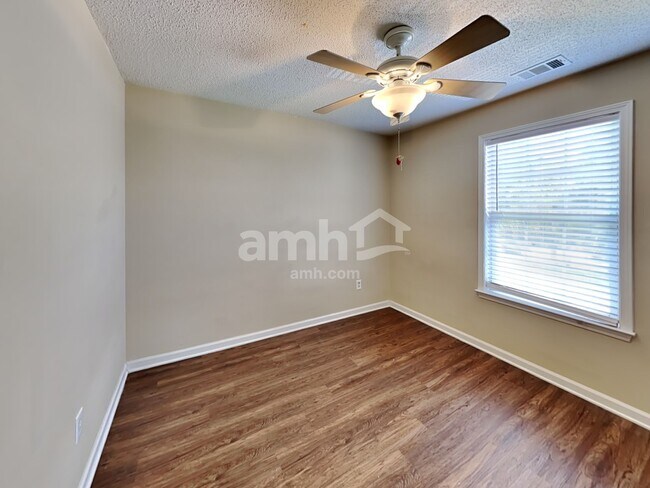 Building Photo - 375 Bass Way NW