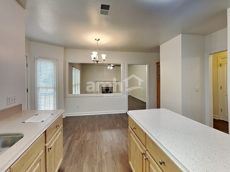 Building Photo - 5802 Swanston Dr