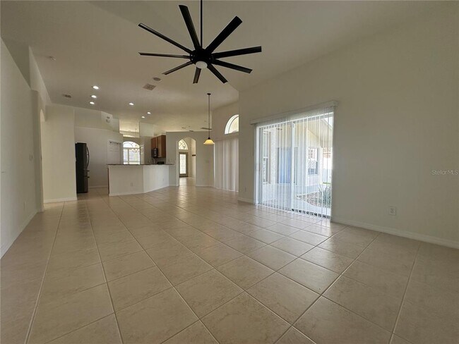 Building Photo - 10955 Lemay Dr