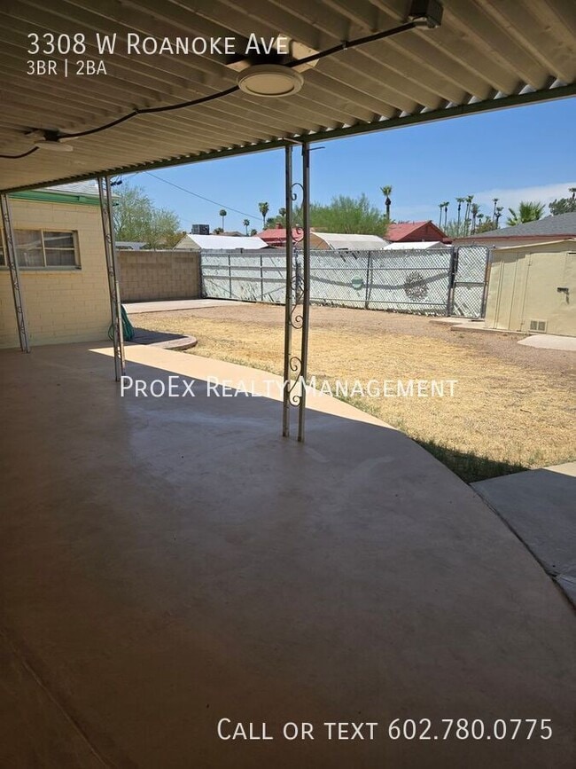 Building Photo - 3308 W Roanoke Ave