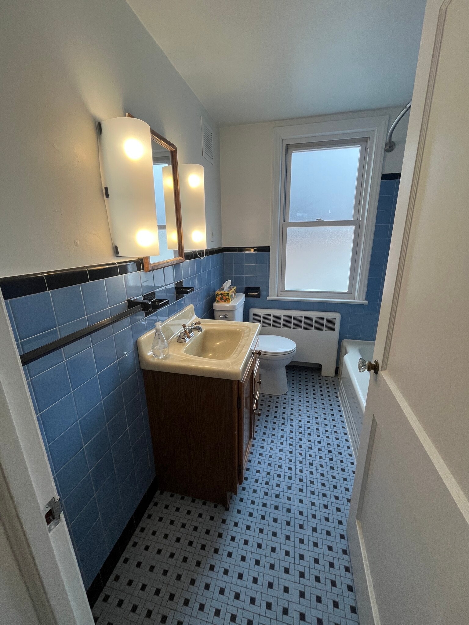 Building Photo - 1417 W High St