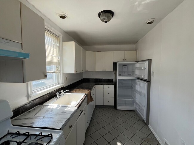 Building Photo - 1851 Strahle St