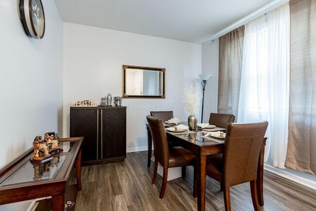 Building Photo - 123 Schellinger St