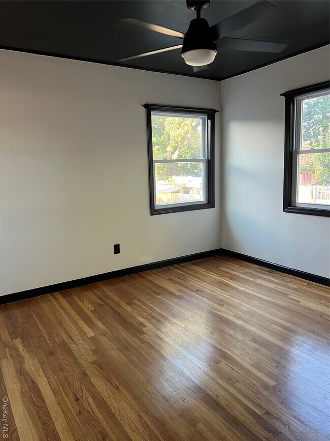 Building Photo - 1553 Potter Blvd