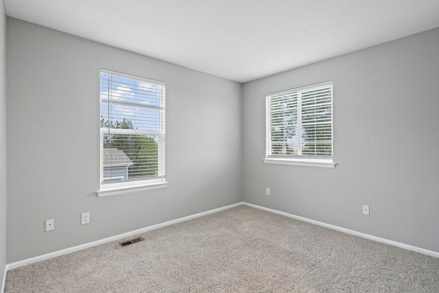 Building Photo - 637 N 48th Ave