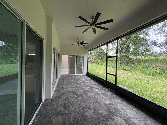 Building Photo - 547 Sanctuary Golf Pl