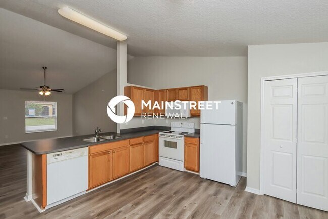 Building Photo - 3 Bedroom Pet-Friendly Home in palm bay, FL with Main Street Renewal