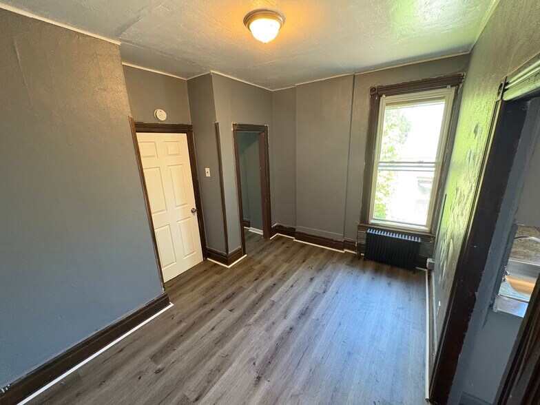 Building Photo - 660 2nd Ave