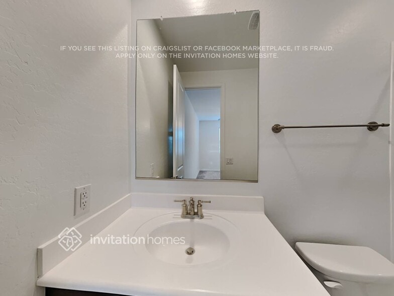 Building Photo - 17660 W Fetlock Trl