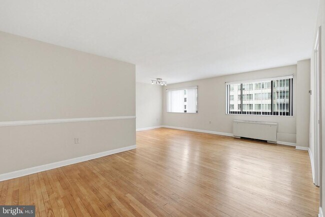 Building Photo - 1200 S Arlington Ridge Rd