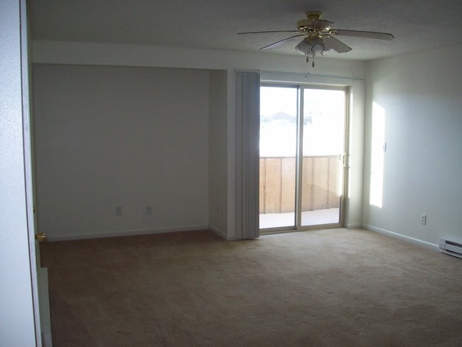 Building Photo - Dillon Vista Apartments